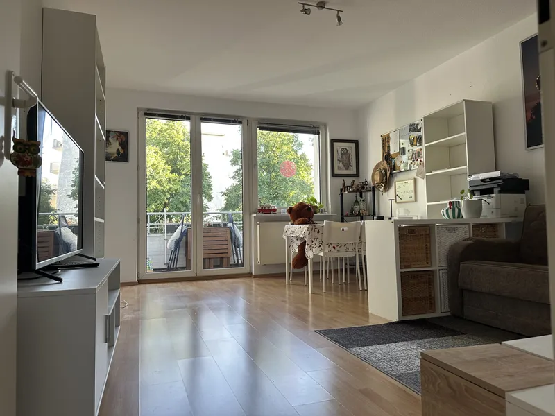 Zuhause mit 2 Zimmern und süd Balkon 20 min mit U6 zur Unter den Linden — photo 1